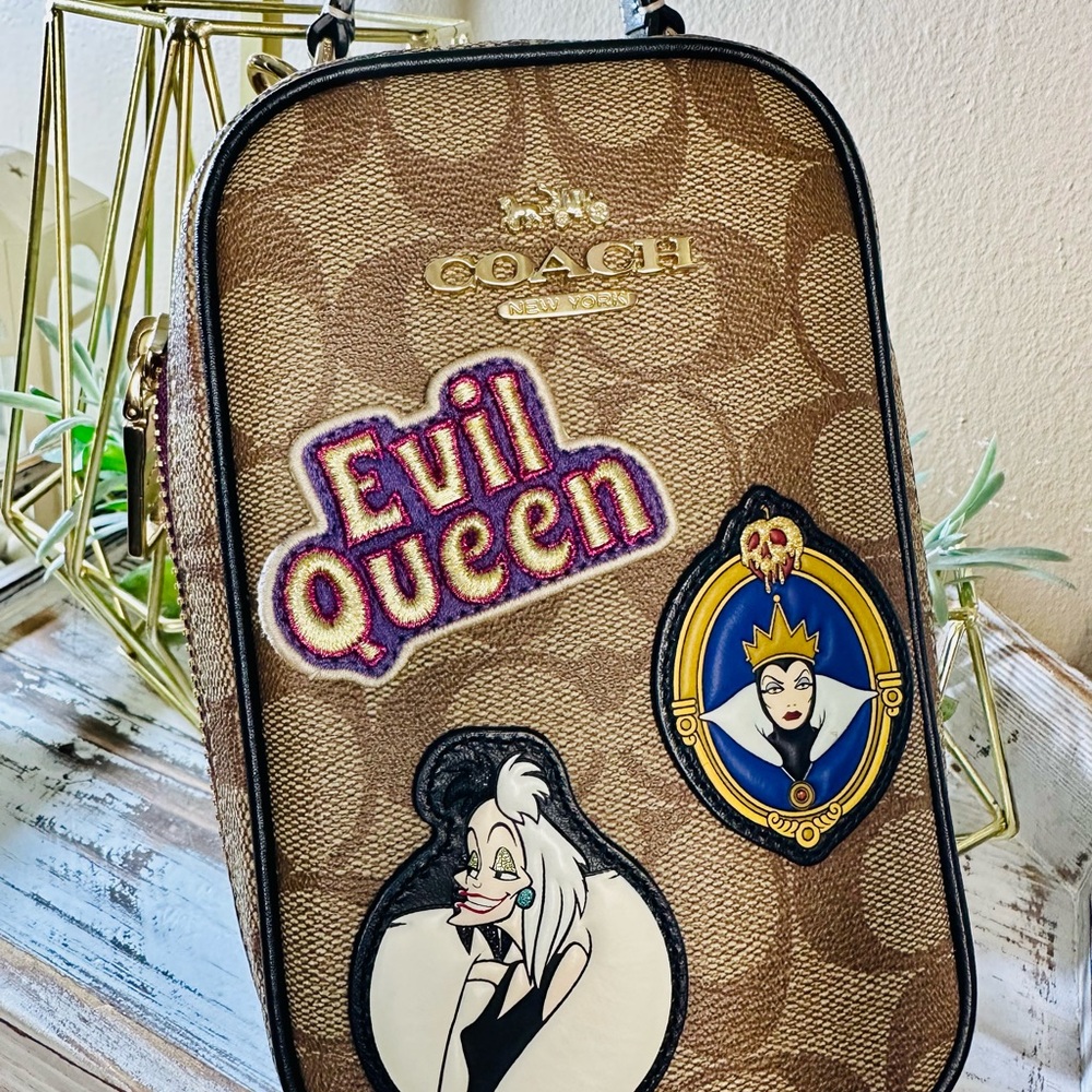 Coach EVIL Queen Disney X Coach Eva Phone Crossbody